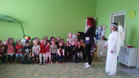 Posedenie pri stromčeku