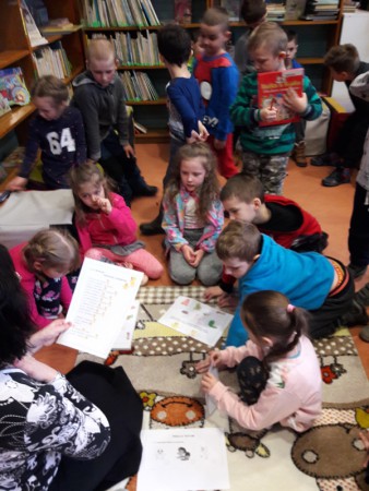 O kamarátoch v knižnici